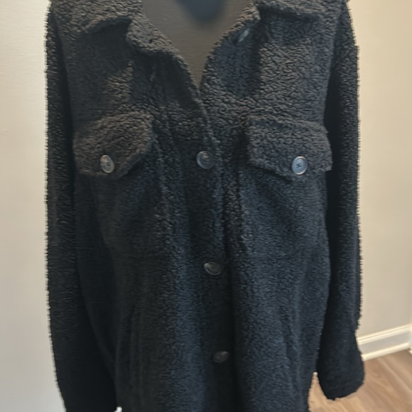 Shacket - Picture 3 of 8